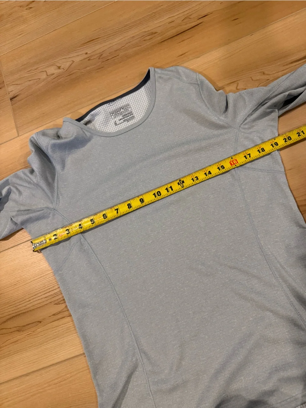 Patagonia‎ womens Capilene Midweight Crew base layer size medium light grey